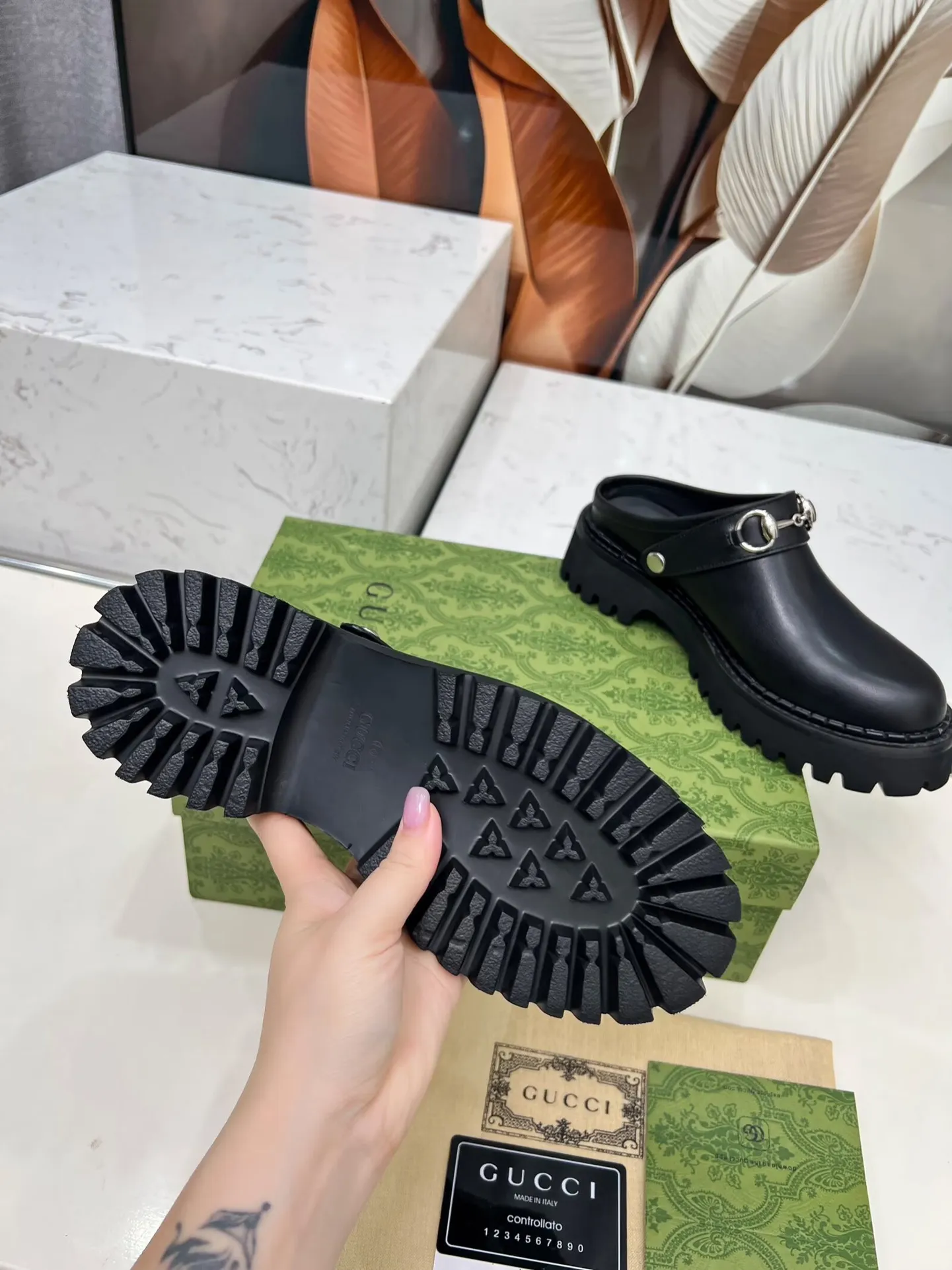 👟👟Ex-factory price 480👟👟 GUCCI British-style fashion slippers, lazy design back stumbling ➕thick sole increased height, empty back shape looming with exposed ankles, super cool when walking, age-neutral style, wide audience, Fabric: cowhide, mercerized cow suede Lining/foot pad: cowhide Outsole: foam outsole Heel height: 5cm Number of yards: 35-42 (customized numbers at both ends) Color: 4 colors available: black, brown, and military green Packing: card, bag